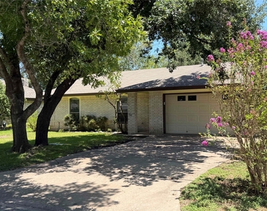 606 Brookhollow Dr - Photo Thumbnail 1