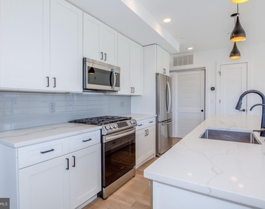 646 Newton Place Nw - Photo Thumbnail 6