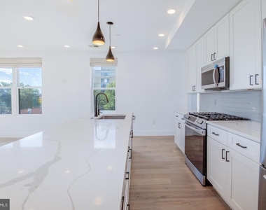 646 Newton Place Nw - Photo Thumbnail 7