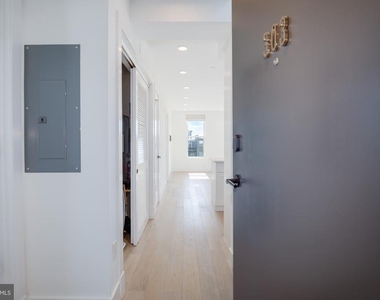 646 Newton Place Nw - Photo Thumbnail 4