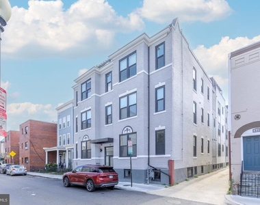 646 Newton Place Nw - Photo Thumbnail 3