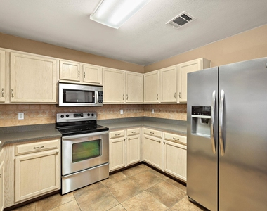 400 Debora Dr - Photo Thumbnail 11
