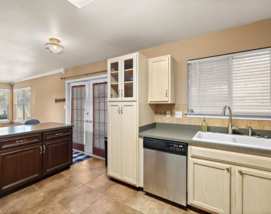 400 Debora Dr - Photo Thumbnail 12