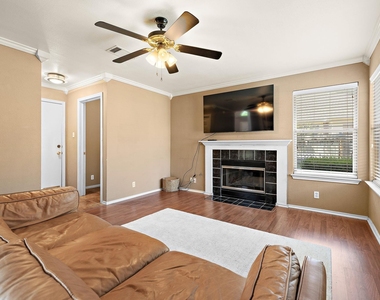 400 Debora Dr - Photo Thumbnail 8
