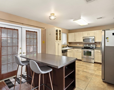 400 Debora Dr - Photo Thumbnail 9