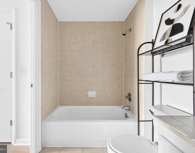 355 I Street Sw - Photo Thumbnail 20