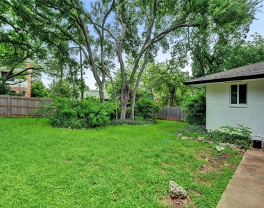 8001 Ceberry Dr - Photo Thumbnail 28