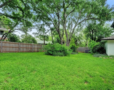 8001 Ceberry Dr - Photo Thumbnail 26