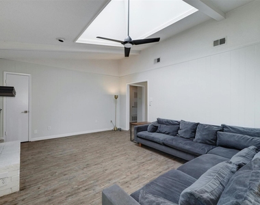 8001 Ceberry Dr - Photo Thumbnail 3