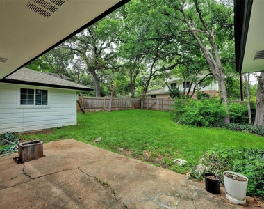 8001 Ceberry Dr - Photo Thumbnail 27