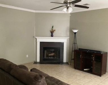 20820 Pacers Gait Ln - Photo Thumbnail 2