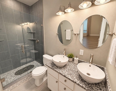 5510 Manor Rd - Photo Thumbnail 6