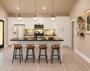 5510 Manor Rd - Photo Thumbnail 2