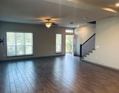 5709 Charles Merle Dr - Photo Thumbnail 4