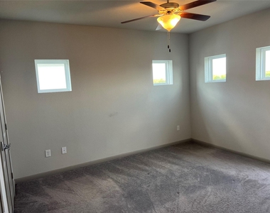 5709 Charles Merle Dr - Photo Thumbnail 5