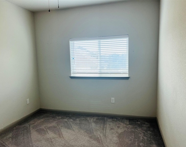 5709 Charles Merle Dr - Photo Thumbnail 9