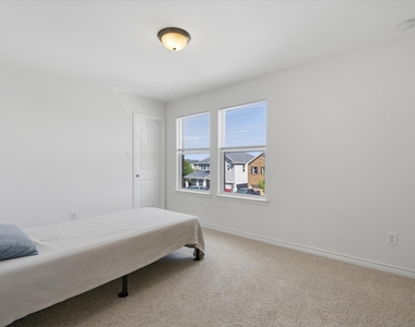 3912 Gentle Meadow - Photo Thumbnail 20