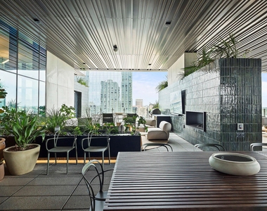 610 Davis St - Photo Thumbnail 30