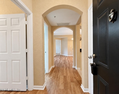8539 Gate Parkway W - Photo Thumbnail 3