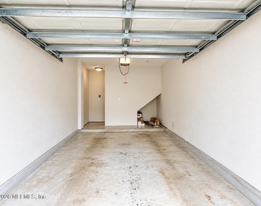 8539 Gate Parkway W - Photo Thumbnail 20