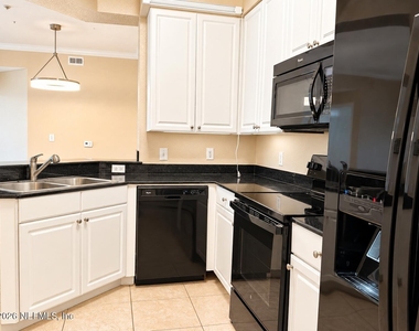 8539 Gate Parkway W - Photo Thumbnail 11