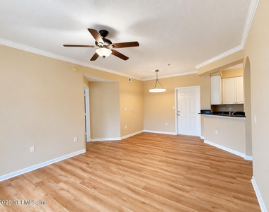 8539 Gate Parkway W - Photo Thumbnail 5