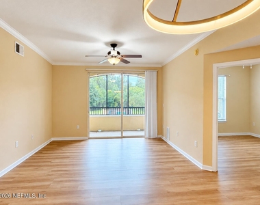8539 Gate Parkway W - Photo Thumbnail 4