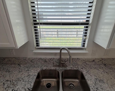 3391 Shauna Oaks Drive - Photo Thumbnail 4