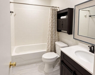 8175 Sutton Place N - Photo Thumbnail 18
