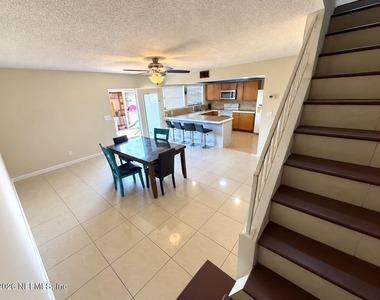 8175 Sutton Place N - Photo Thumbnail 9