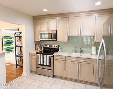 2011 Sweet Briar Lane - Photo Thumbnail 18