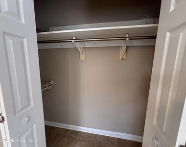828 Acosta Street - Photo Thumbnail 23