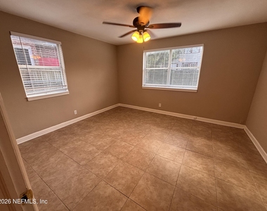 828 Acosta Street - Photo Thumbnail 21