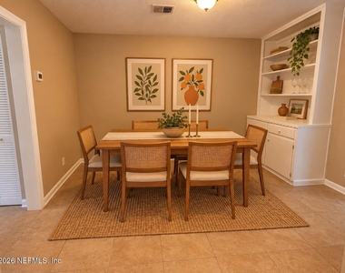 828 Acosta Street - Photo Thumbnail 8