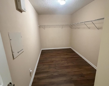 6295 Endelstow Lane - Photo Thumbnail 40