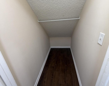 6295 Endelstow Lane - Photo Thumbnail 28