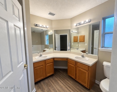 8109 Timber Point Drive - Photo Thumbnail 8
