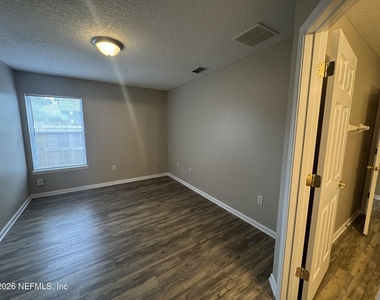 8109 Timber Point Drive - Photo Thumbnail 10