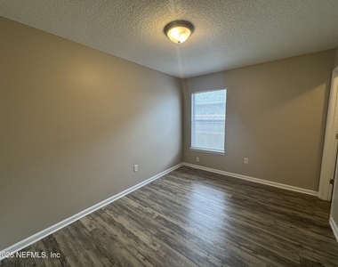 8109 Timber Point Drive - Photo Thumbnail 12