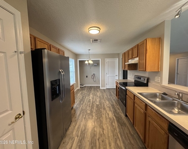 8109 Timber Point Drive - Photo Thumbnail 3