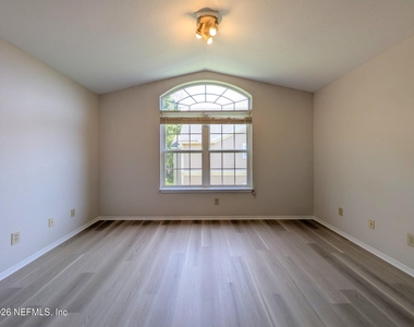 13810 Sutton Park Drive N - Photo Thumbnail 13