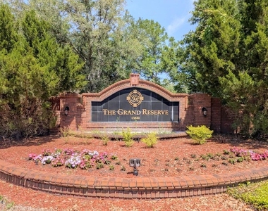 13810 Sutton Park Drive N - Photo Thumbnail 5