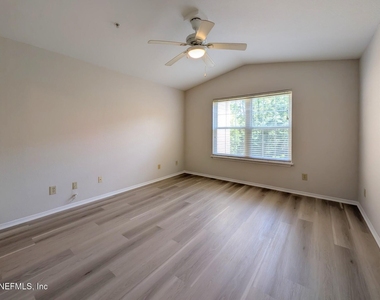 13810 Sutton Park Drive N - Photo Thumbnail 14