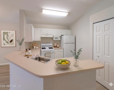 13810 Sutton Park Drive N - Photo Thumbnail 21