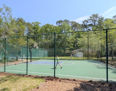 13810 Sutton Park Drive N - Photo Thumbnail 7