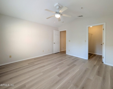 13810 Sutton Park Drive N - Photo Thumbnail 15