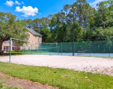 13810 Sutton Park Drive N - Photo Thumbnail 22