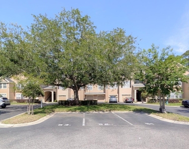 13810 Sutton Park Drive N - Photo Thumbnail 4