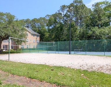 13810 Sutton Park Drive N - Photo Thumbnail 20