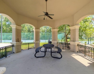13810 Sutton Park Drive N - Photo Thumbnail 8